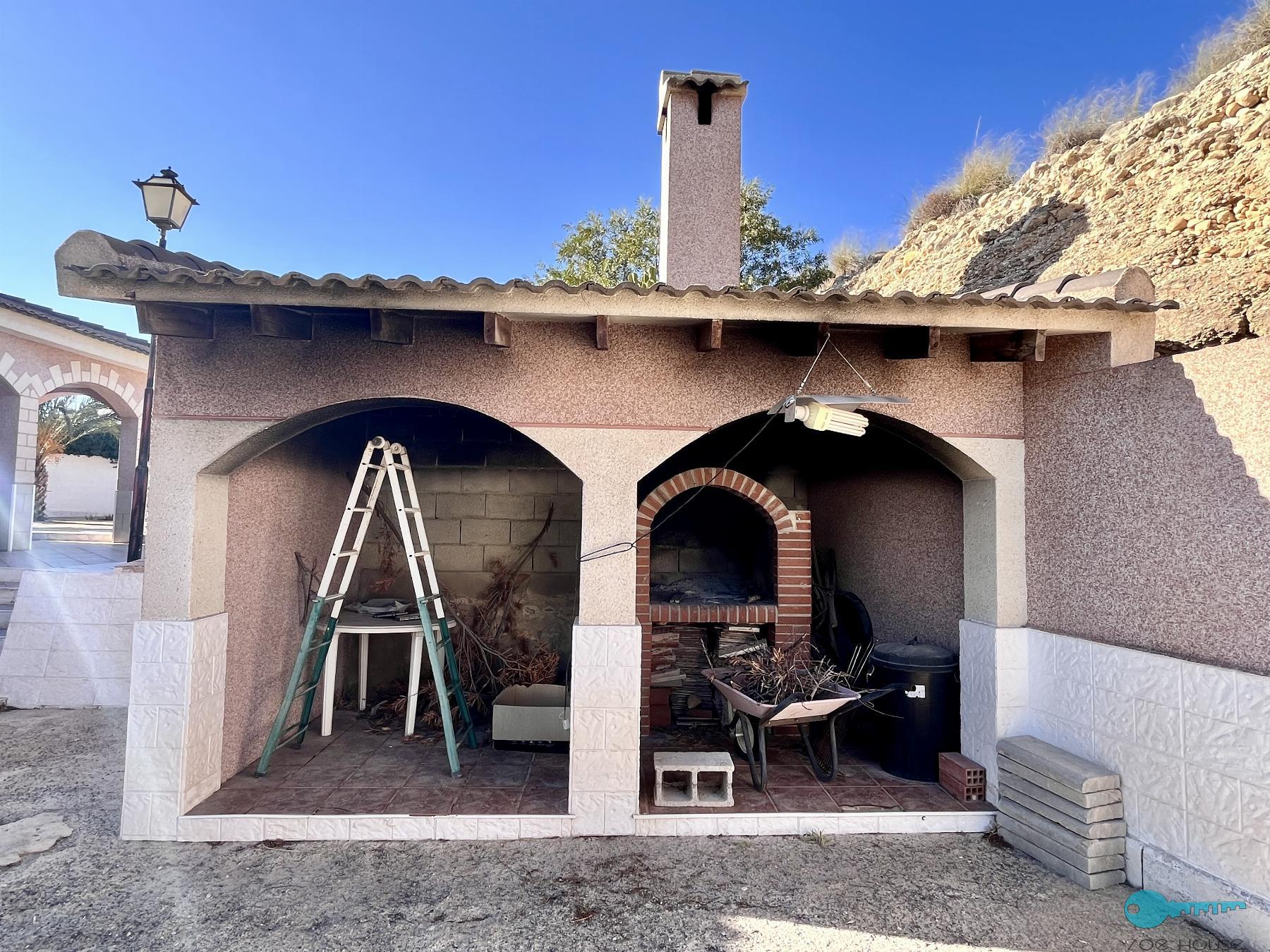 Zu verkaufen von chalet in
 Aspe
