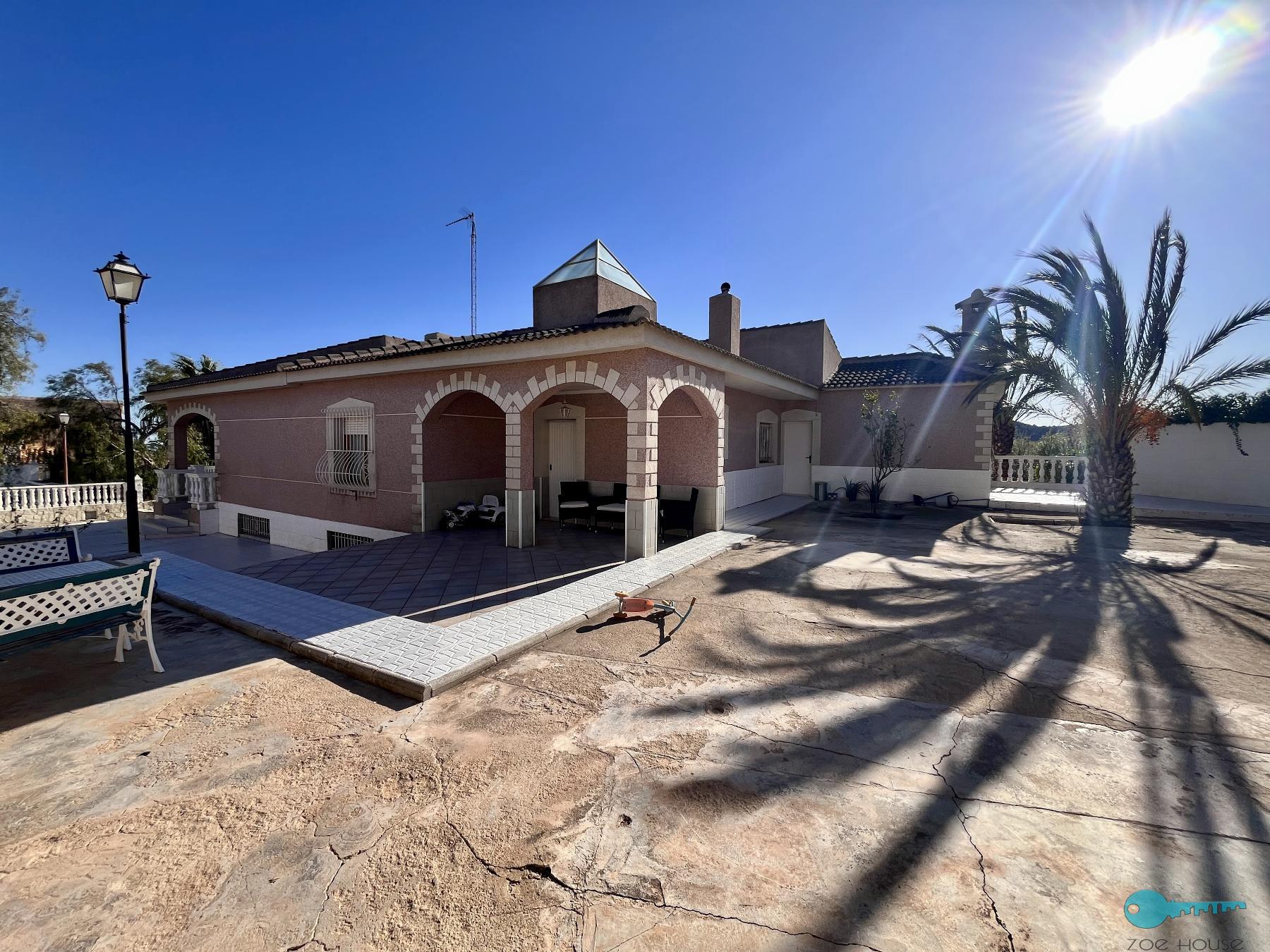 Zu verkaufen von chalet in
 Aspe