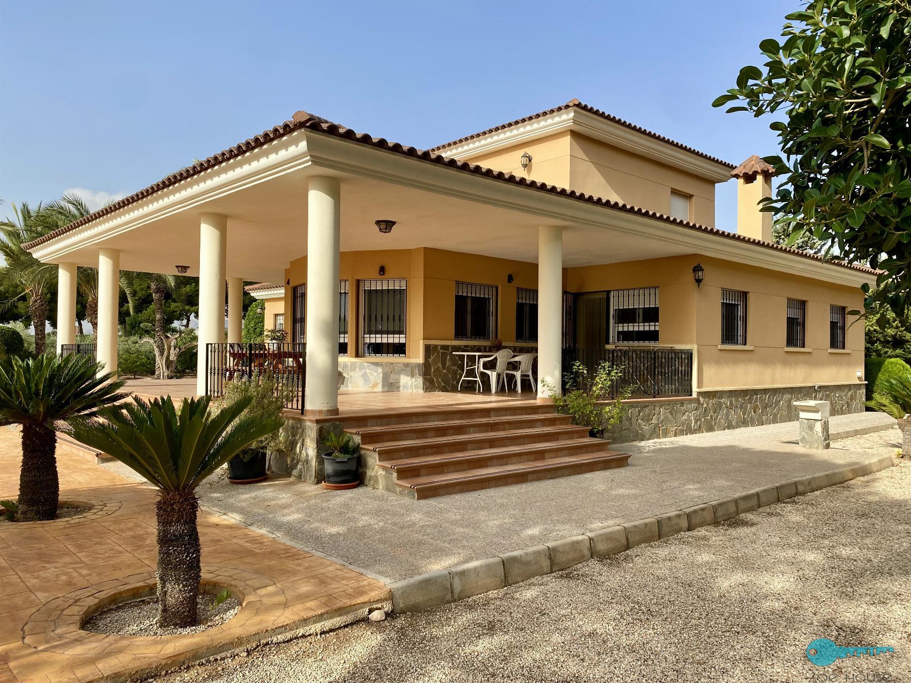 For sale of chalet in Crevillent