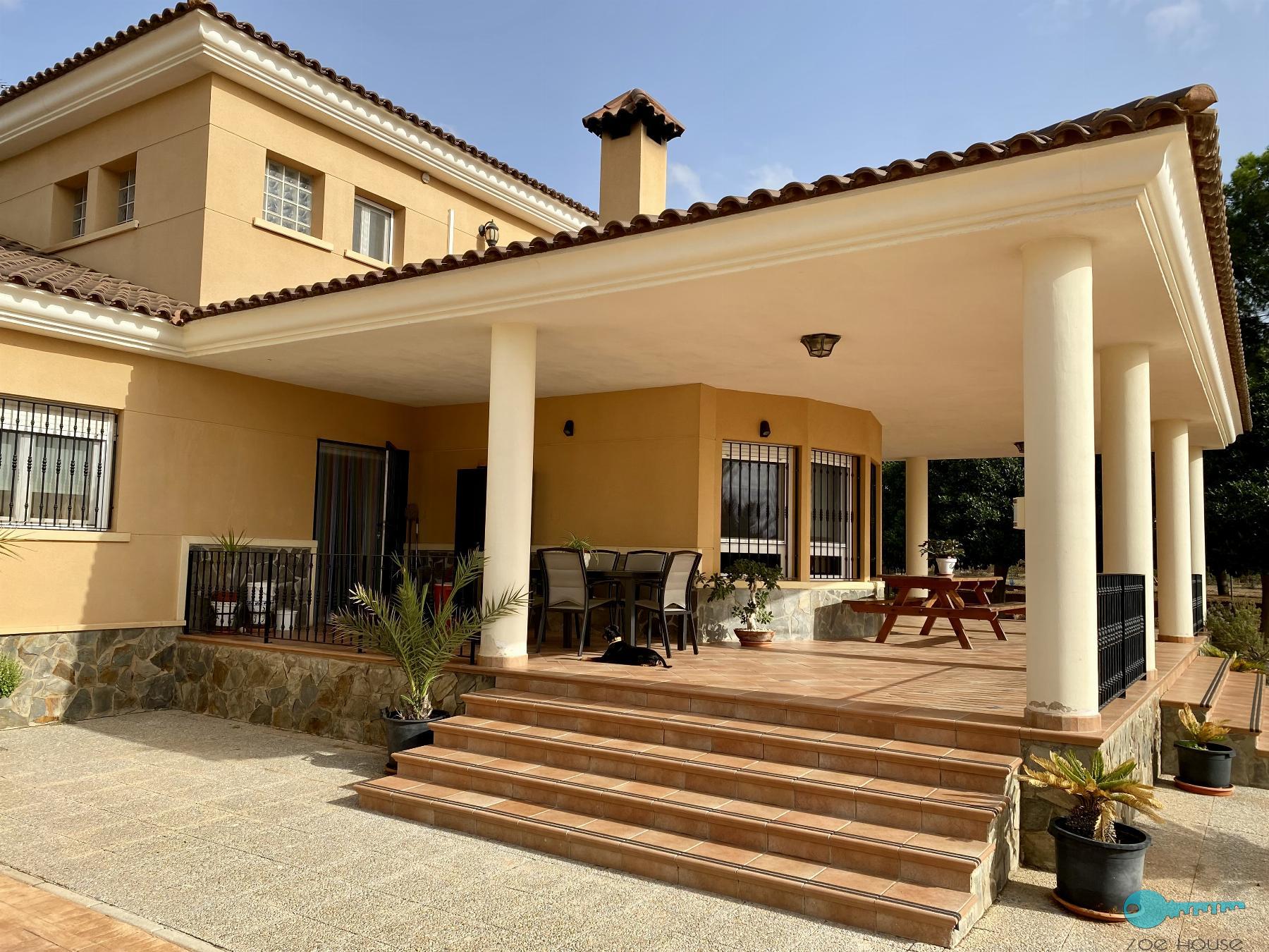 For sale of chalet in Crevillent