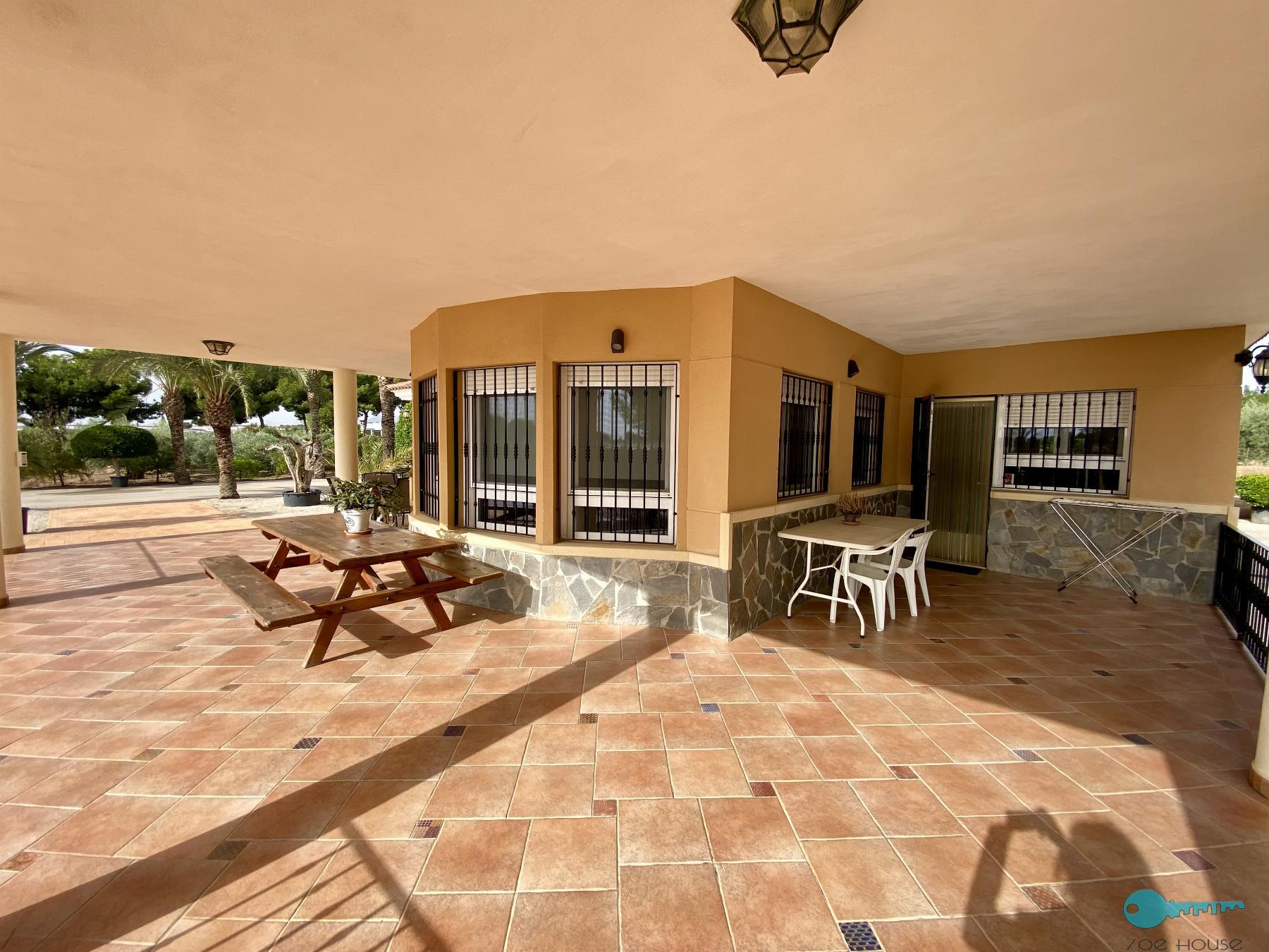 For sale of chalet in Crevillent
