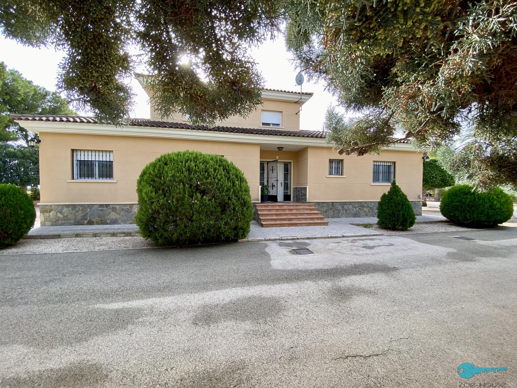 For sale of chalet in Crevillent
