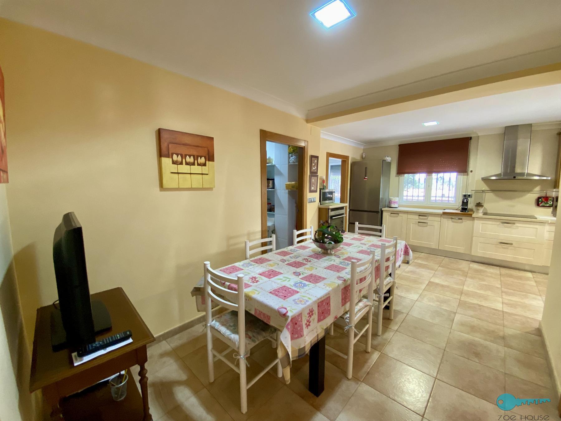 For sale of chalet in Crevillent