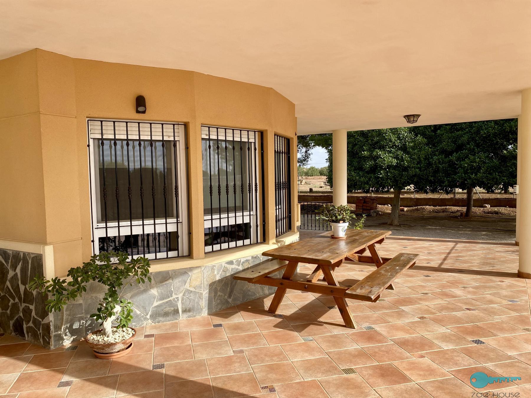 For sale of chalet in Crevillent