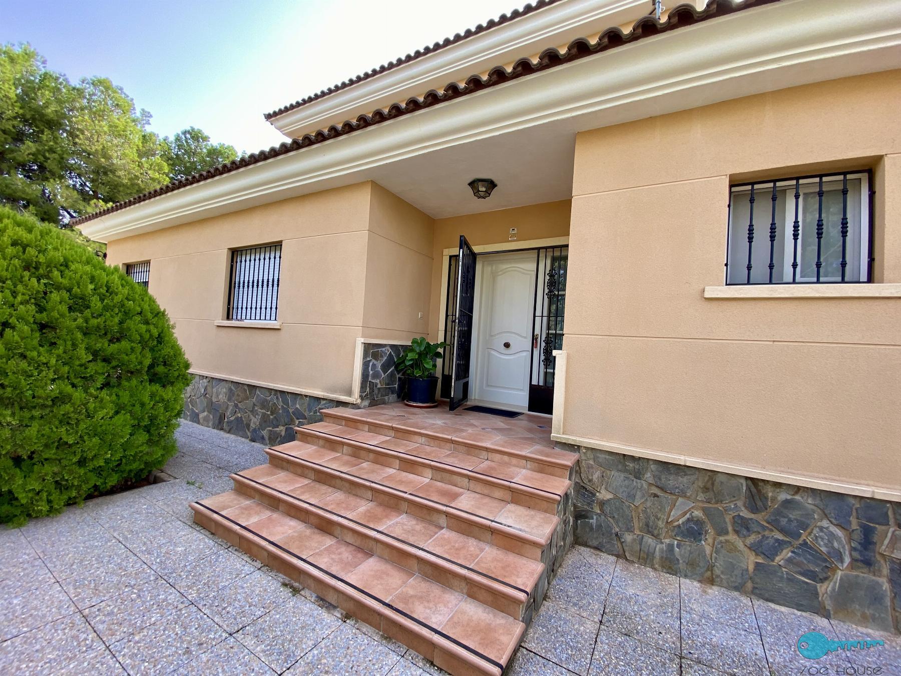 For sale of chalet in Crevillent