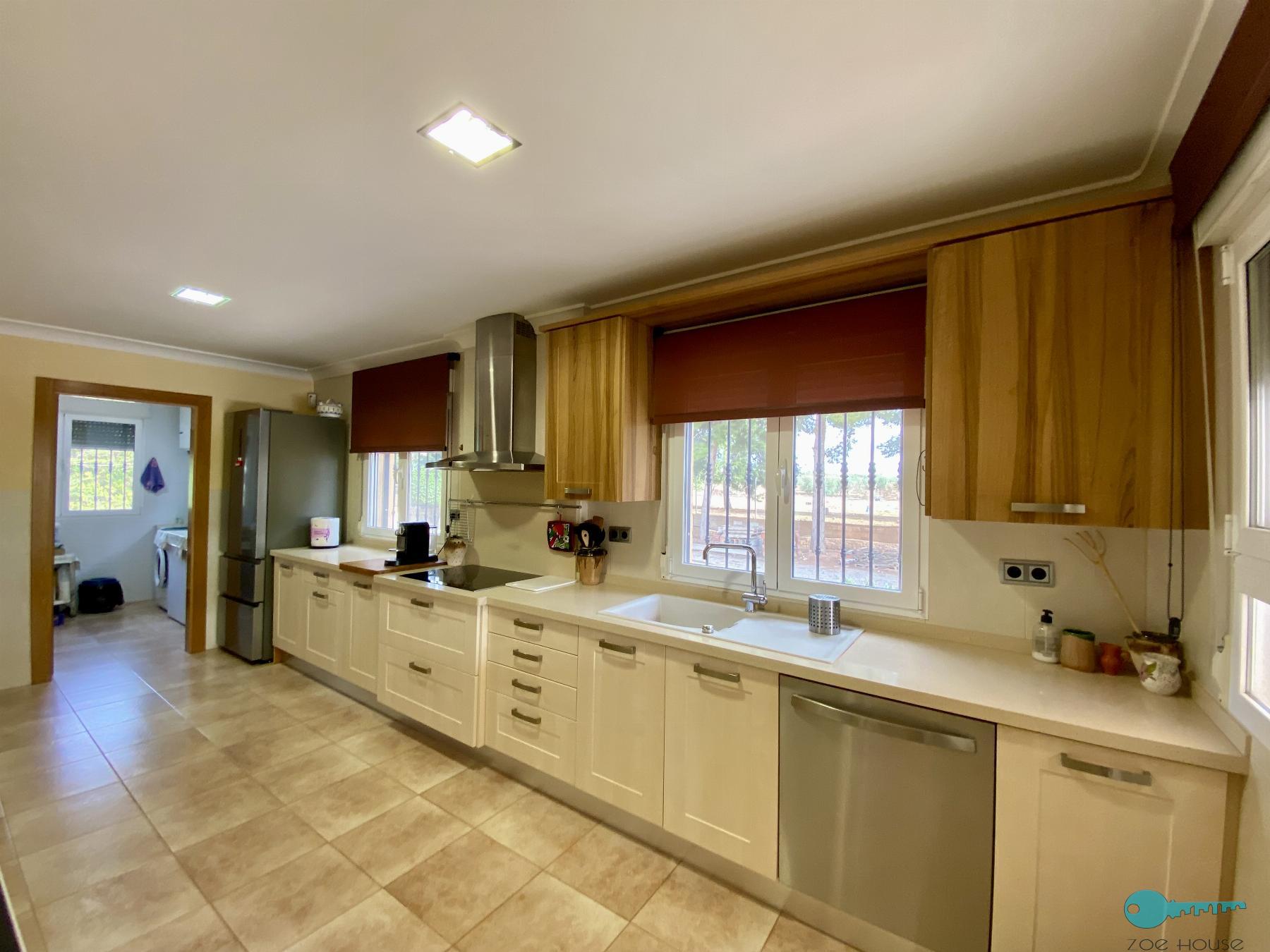 For sale of chalet in Crevillent