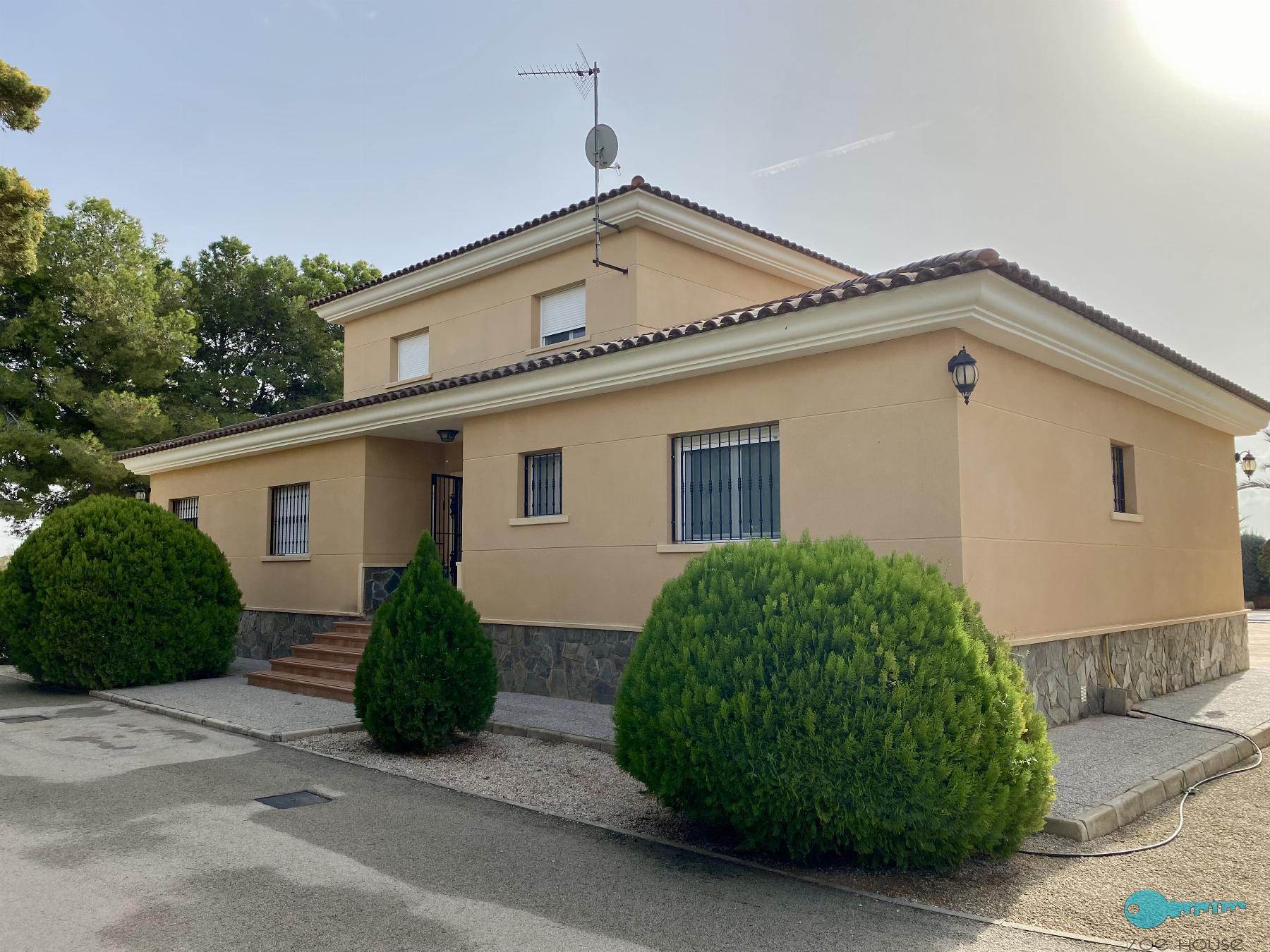 For sale of chalet in Crevillent