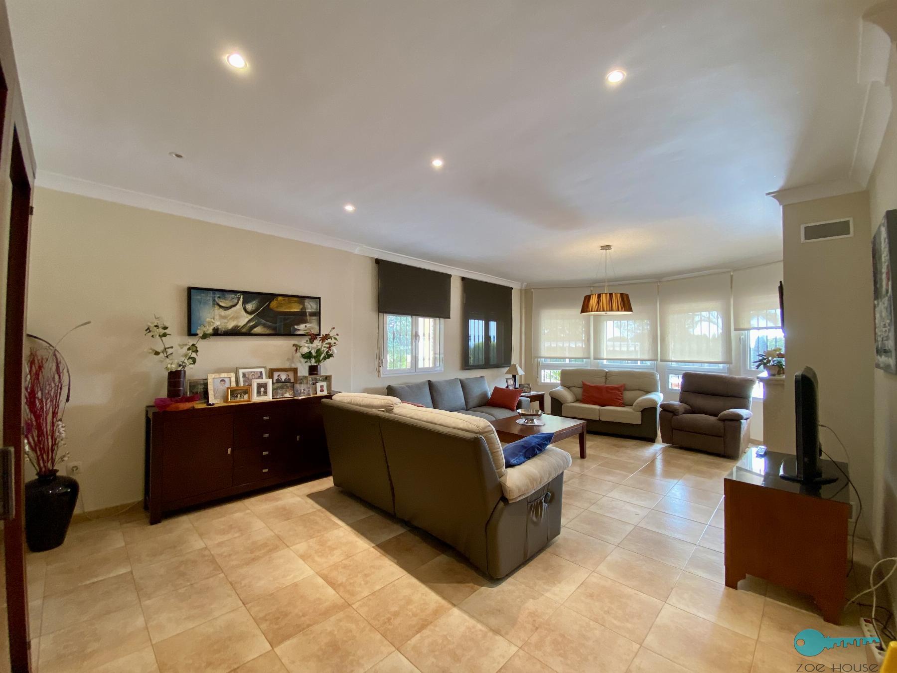 For sale of chalet in Crevillent