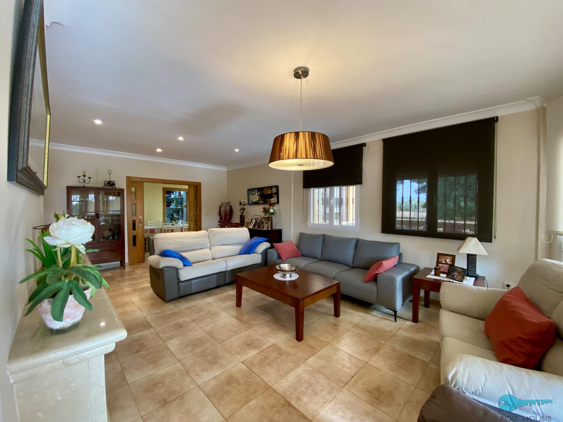 For sale of chalet in Crevillent