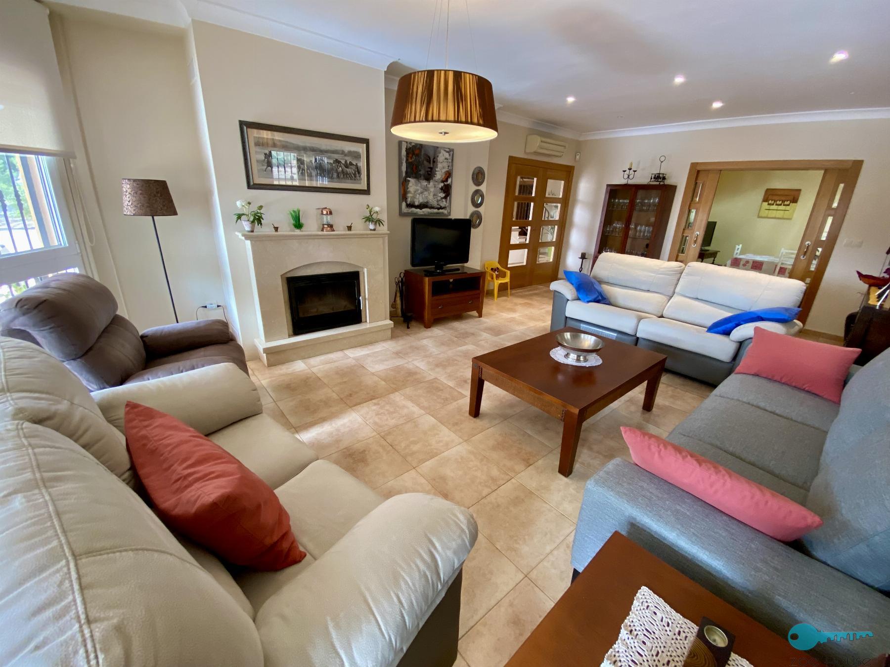 For sale of chalet in Crevillent