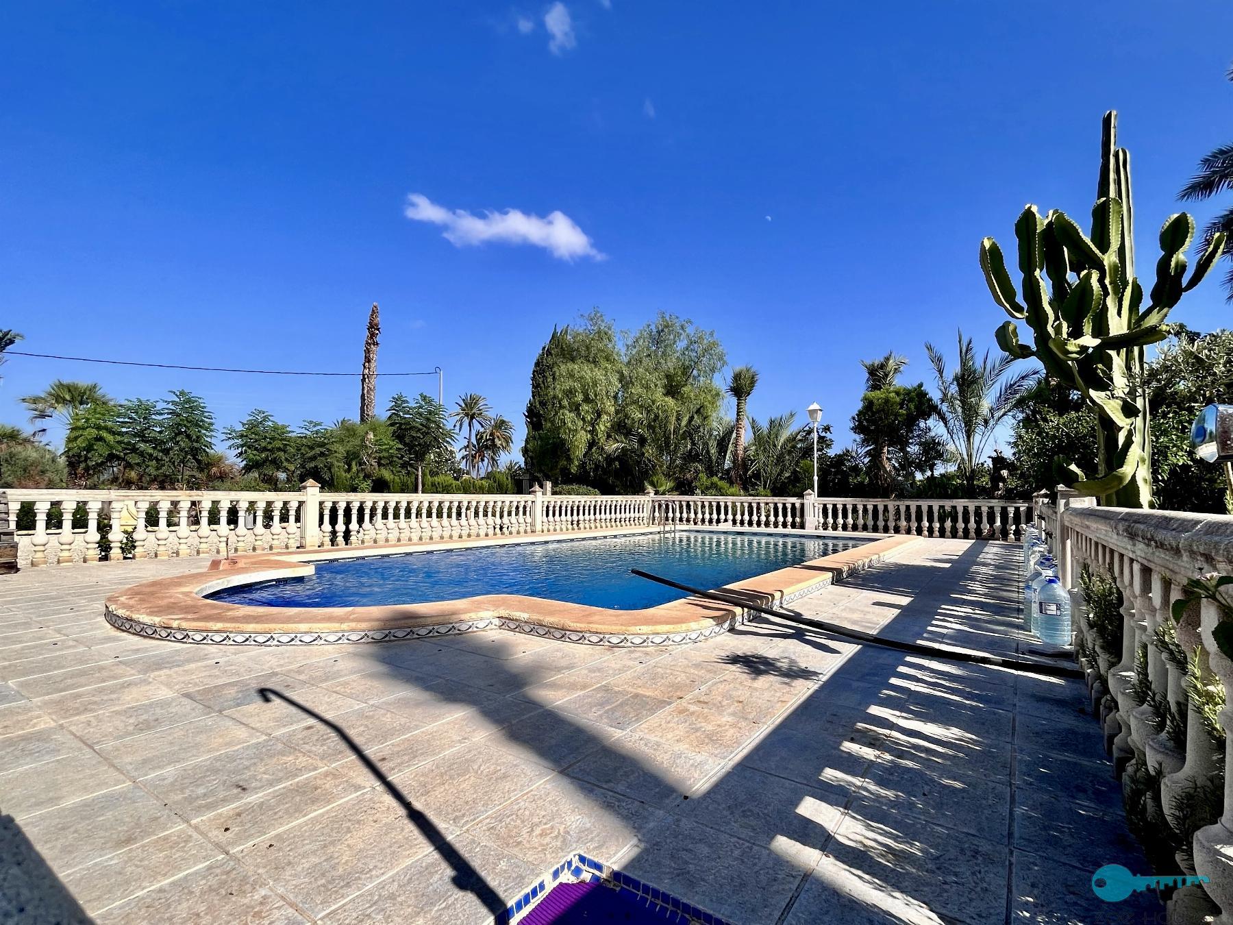 Swimming pool