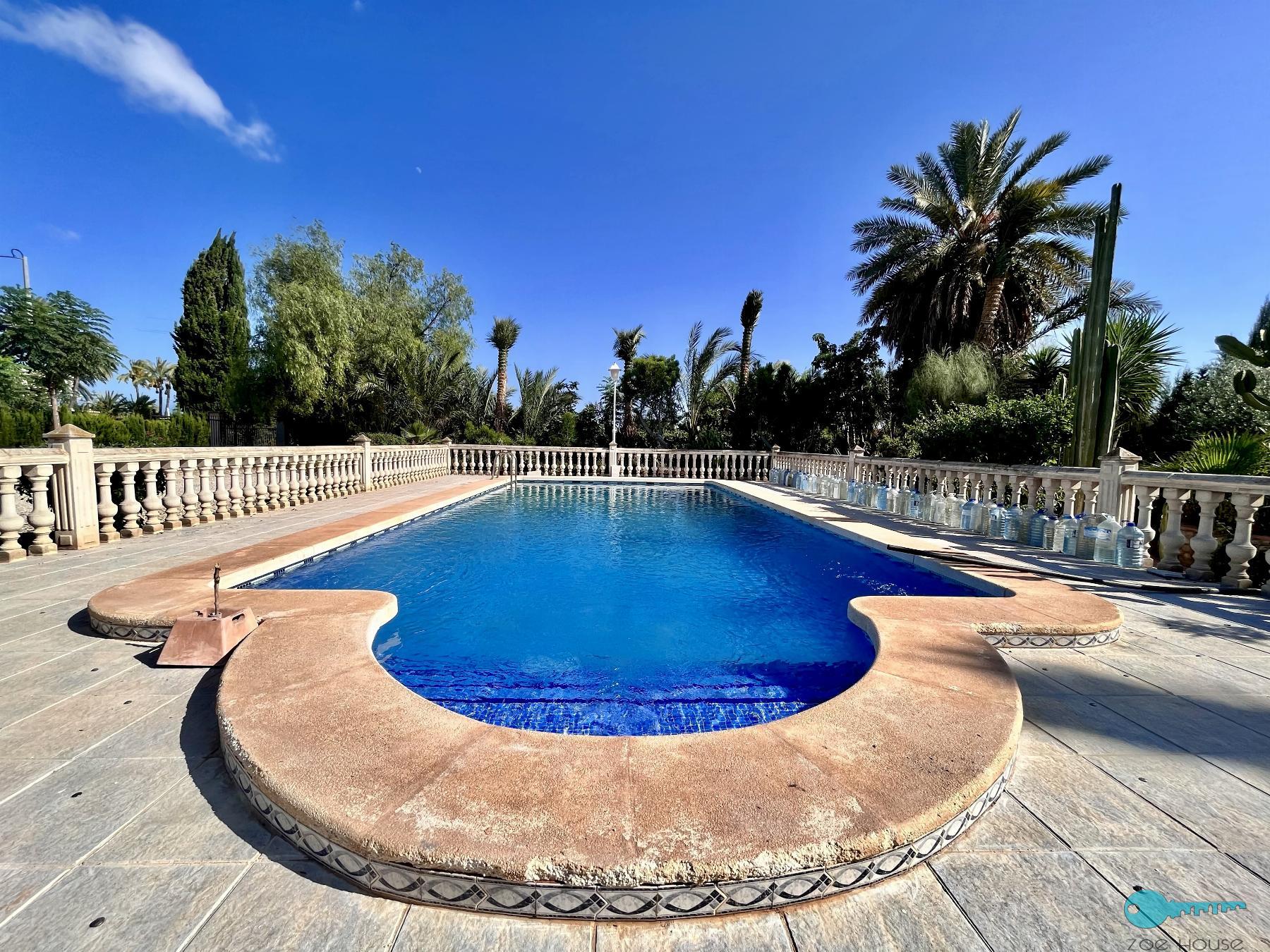 Swimming pool