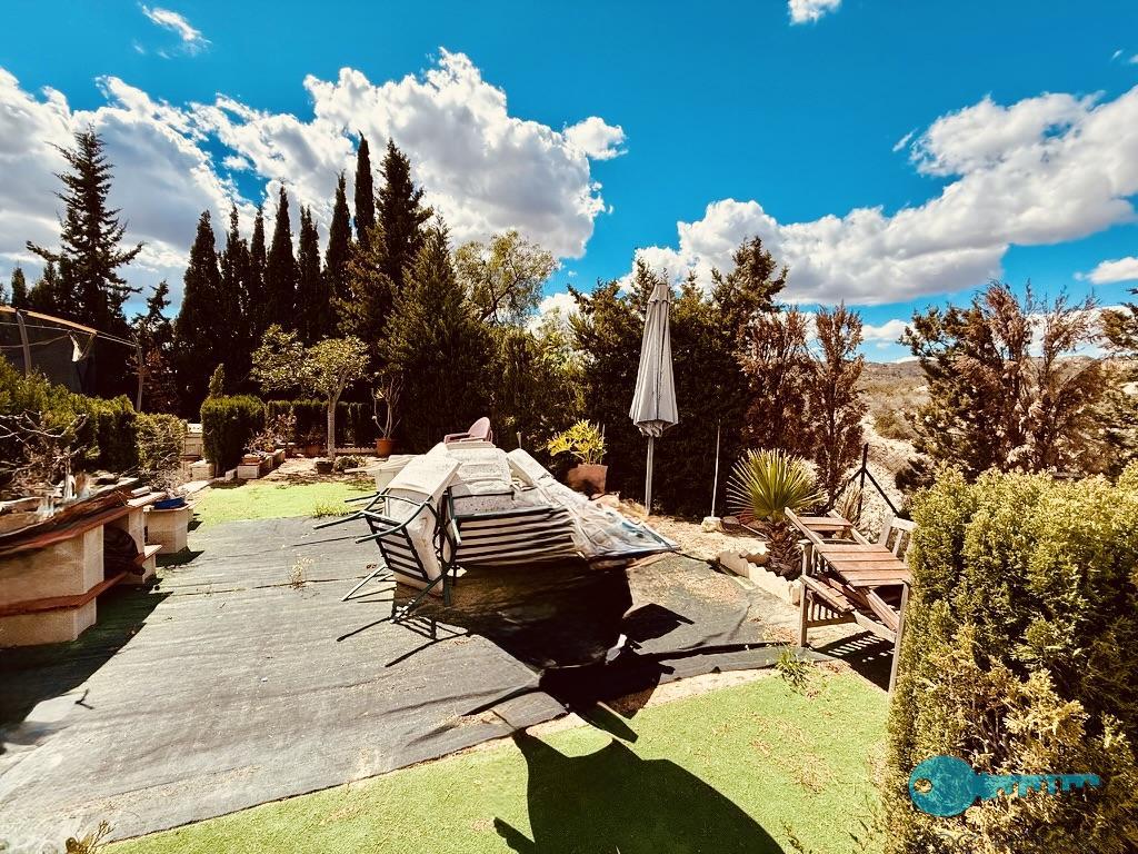 Zu verkaufen von chalet in
 Elche-Elx