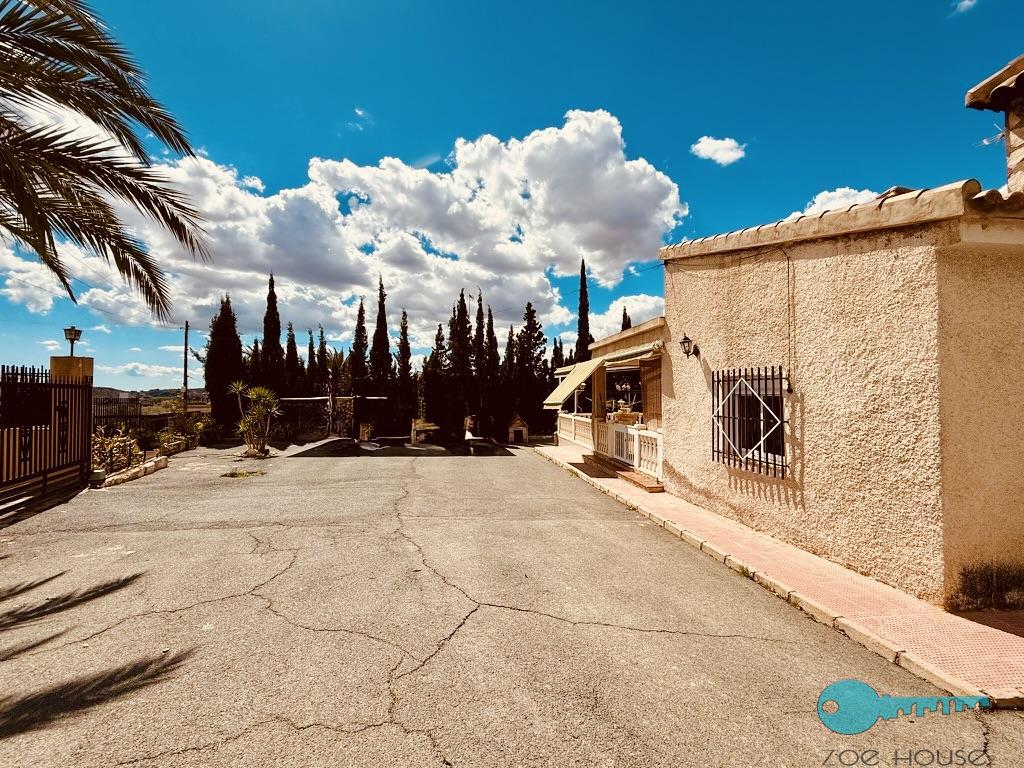 Zu verkaufen von chalet in
 Elche-Elx