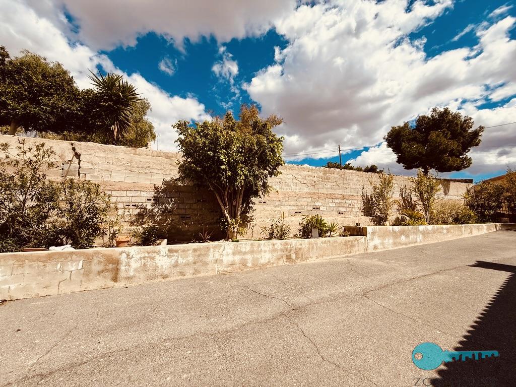 Zu verkaufen von chalet in
 Elche-Elx