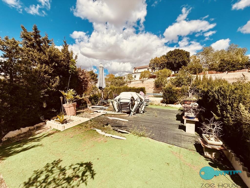 Zu verkaufen von chalet in
 Elche-Elx