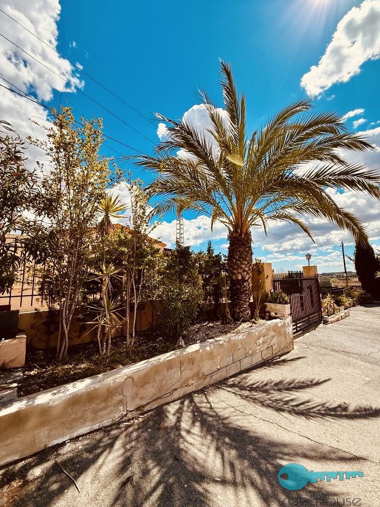 Zu verkaufen von chalet in
 Elche-Elx