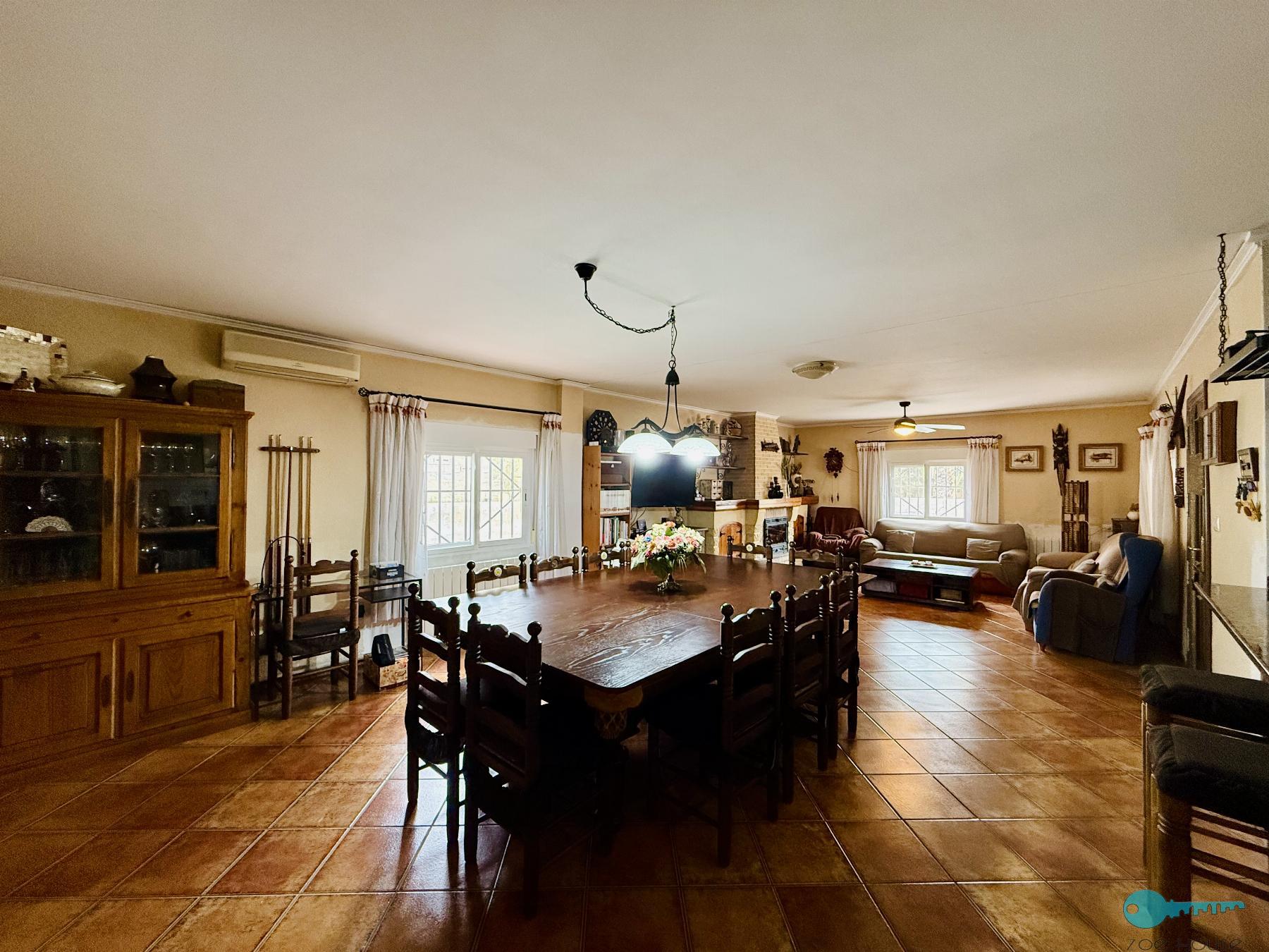 Zu verkaufen von chalet in
 Elche-Elx