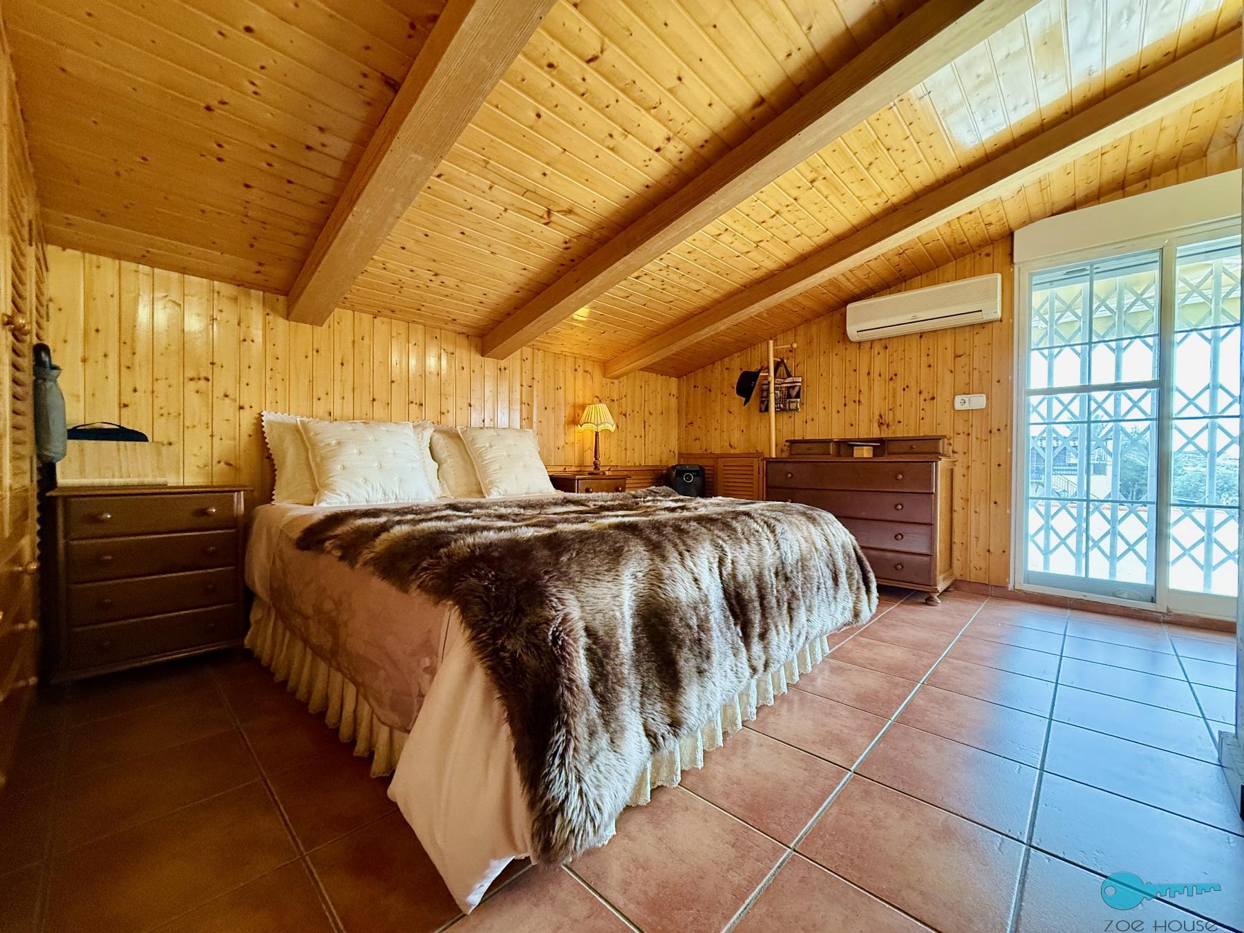 Zu verkaufen von chalet in
 Elche-Elx