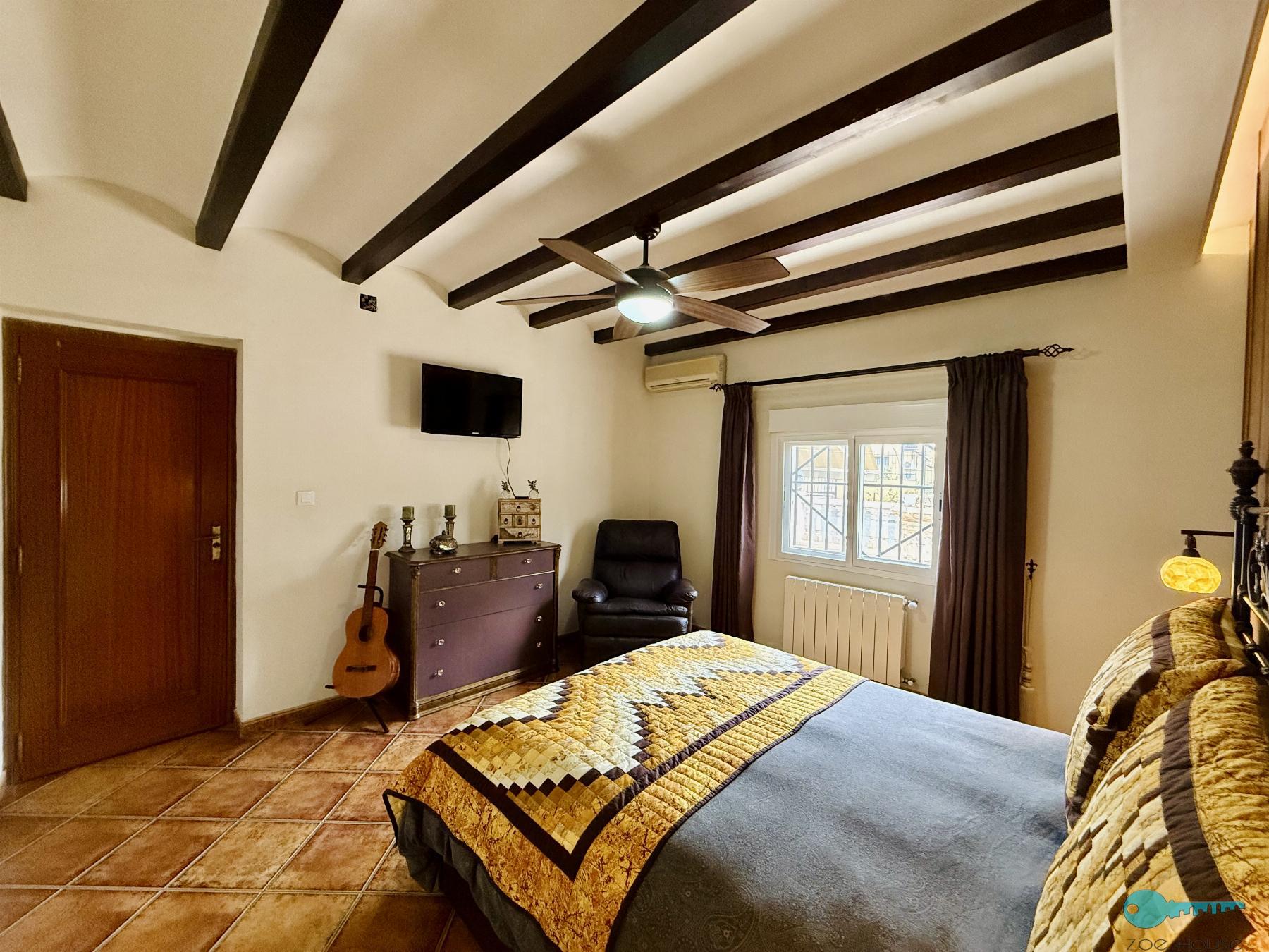 Zu verkaufen von chalet in
 Elche-Elx