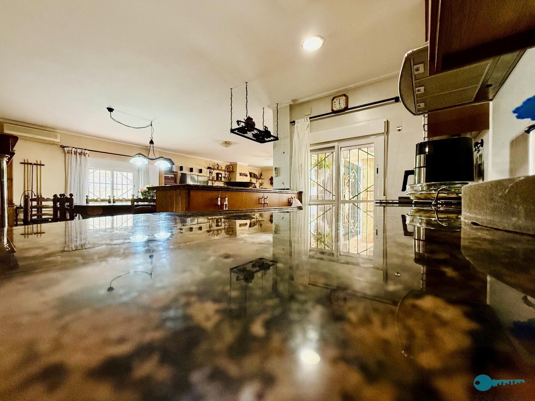 Zu verkaufen von chalet in
 Elche-Elx
