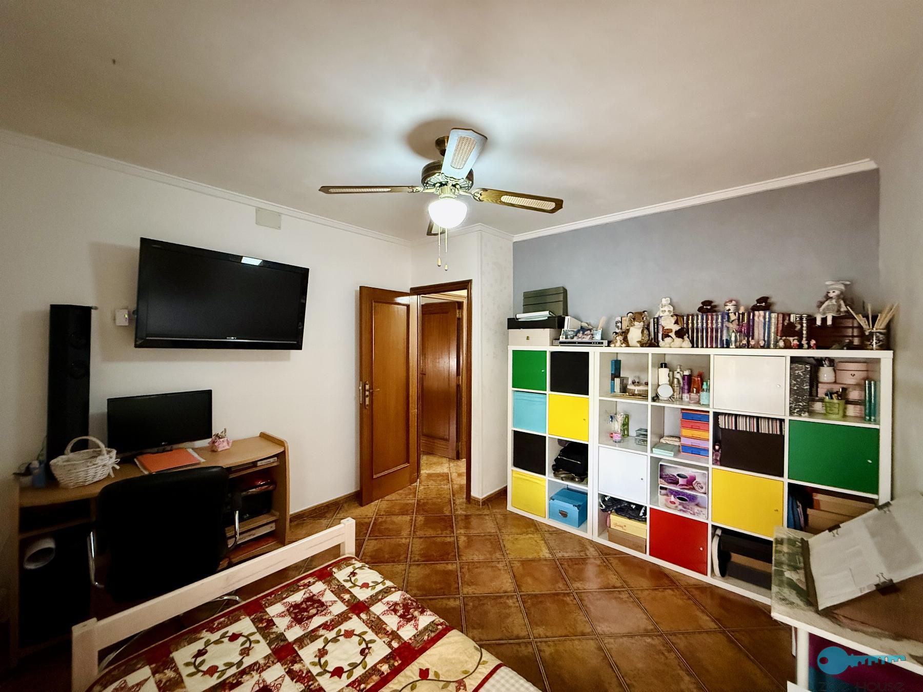 Zu verkaufen von chalet in
 Elche-Elx