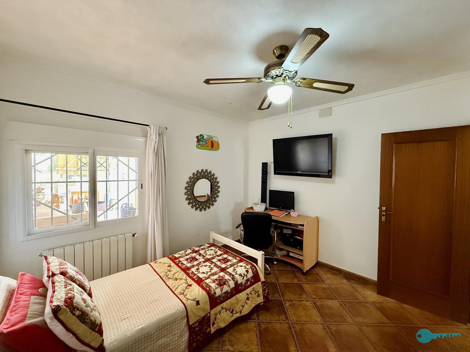 Zu verkaufen von chalet in
 Elche-Elx