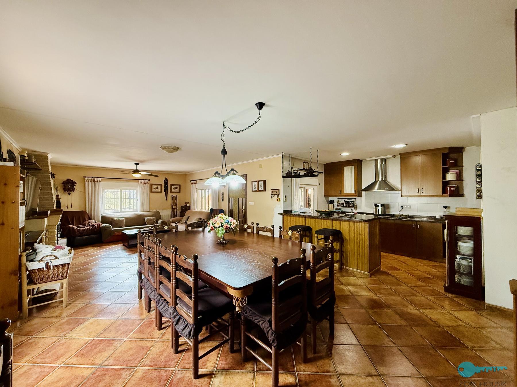 Zu verkaufen von chalet in
 Elche-Elx
