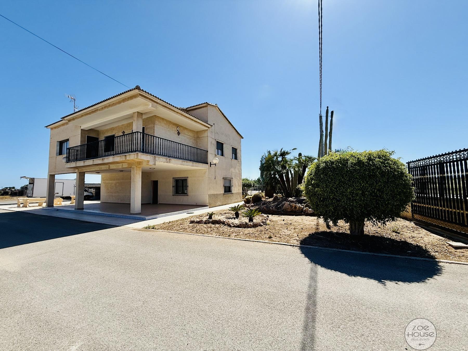 Venta de chalet en Elche-Elx