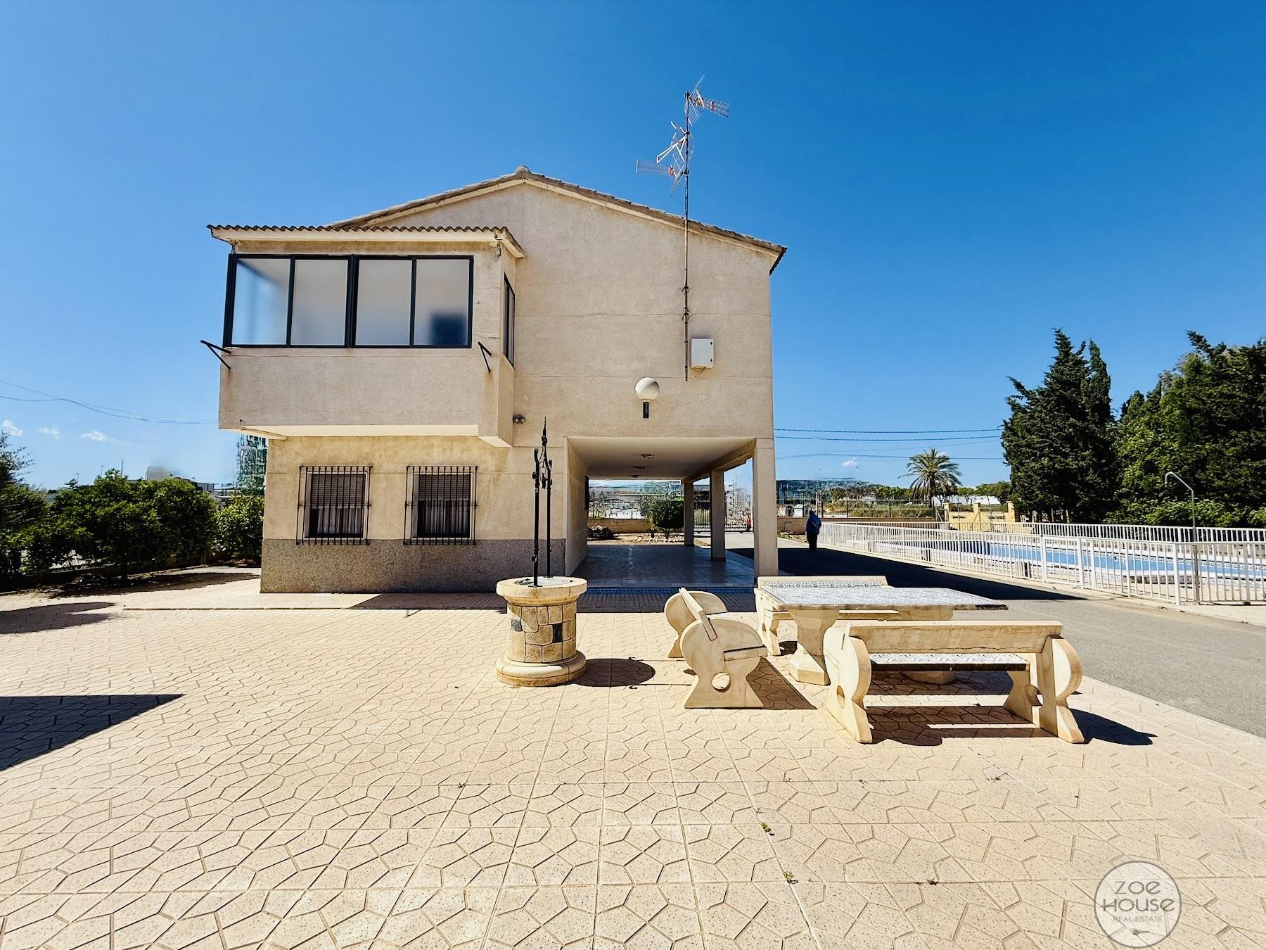 Venta de chalet en Elche-Elx