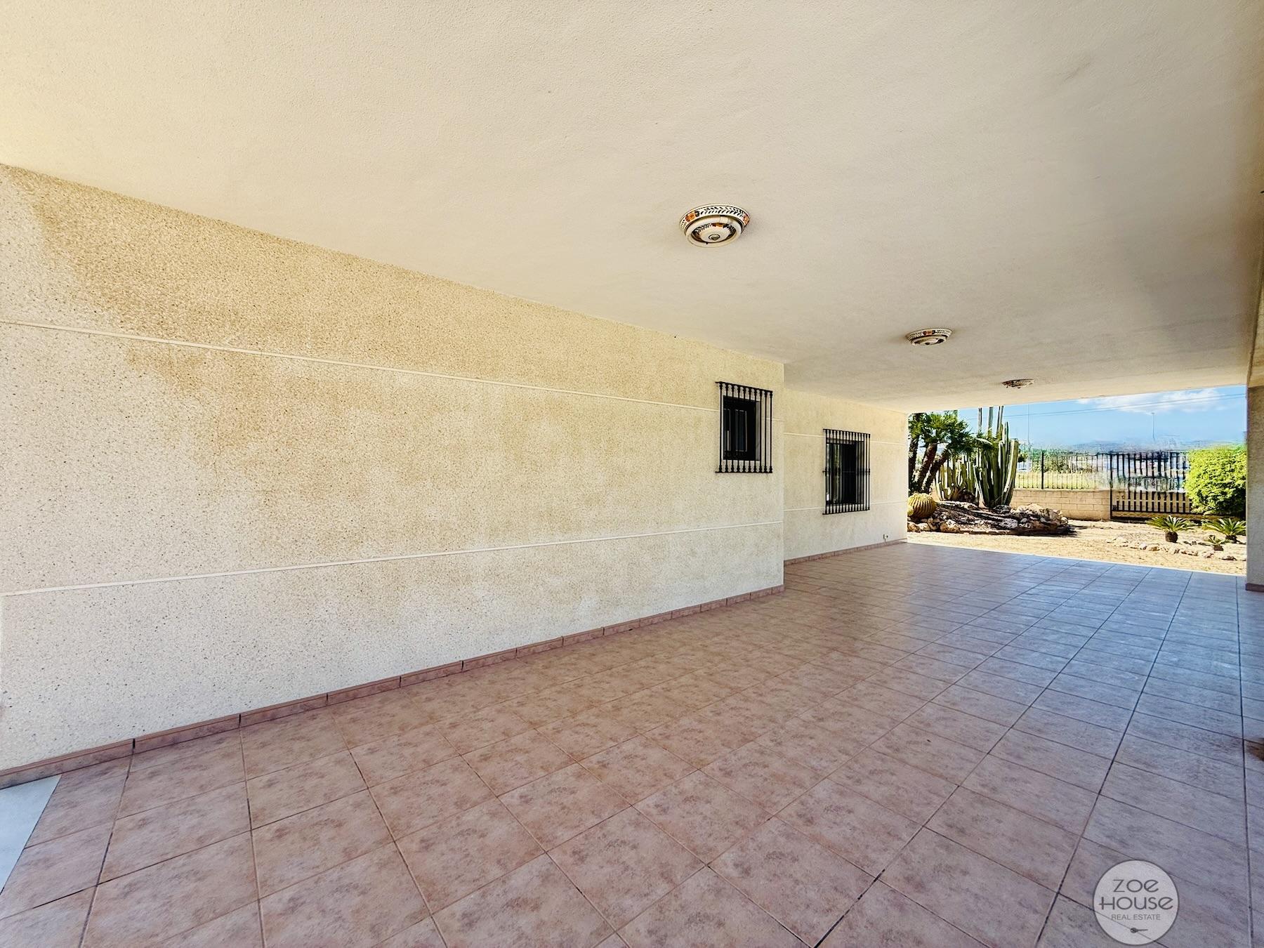 Venta de chalet en Elche-Elx