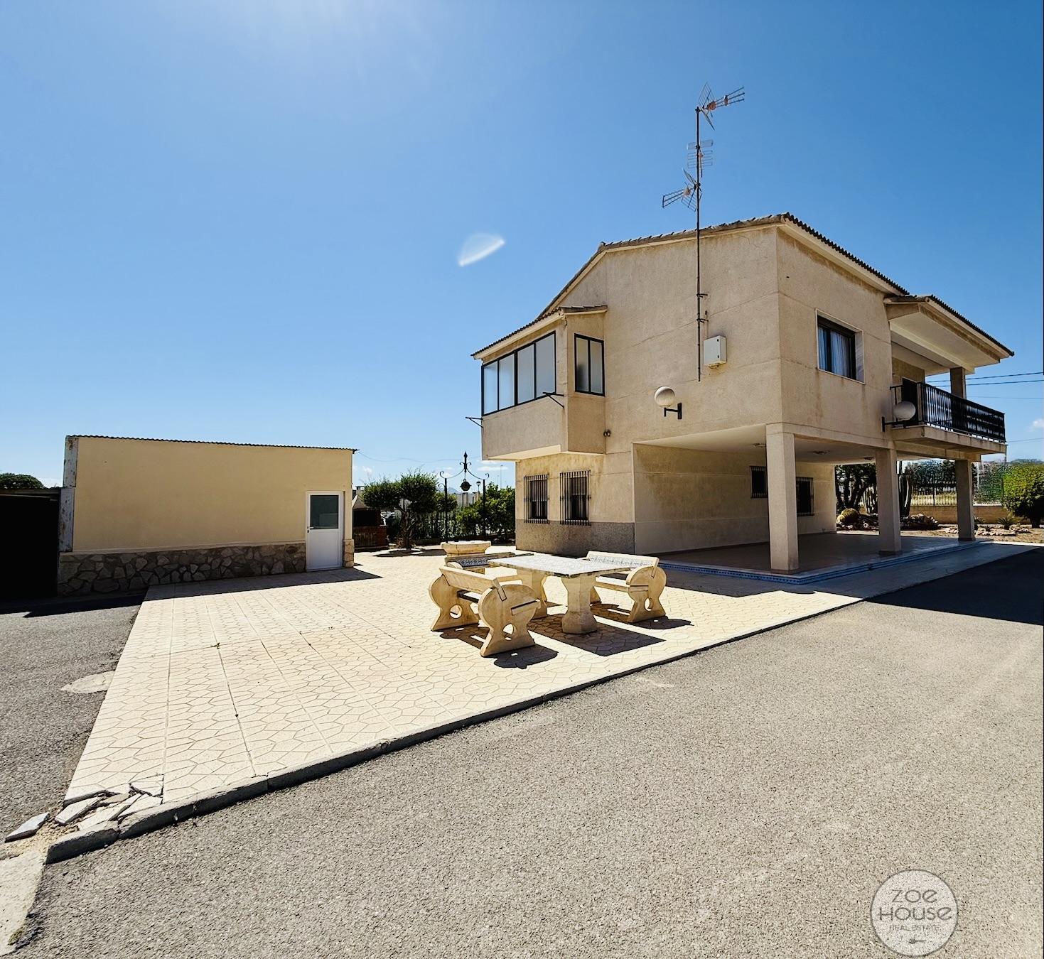 Venta de chalet en Elche-Elx