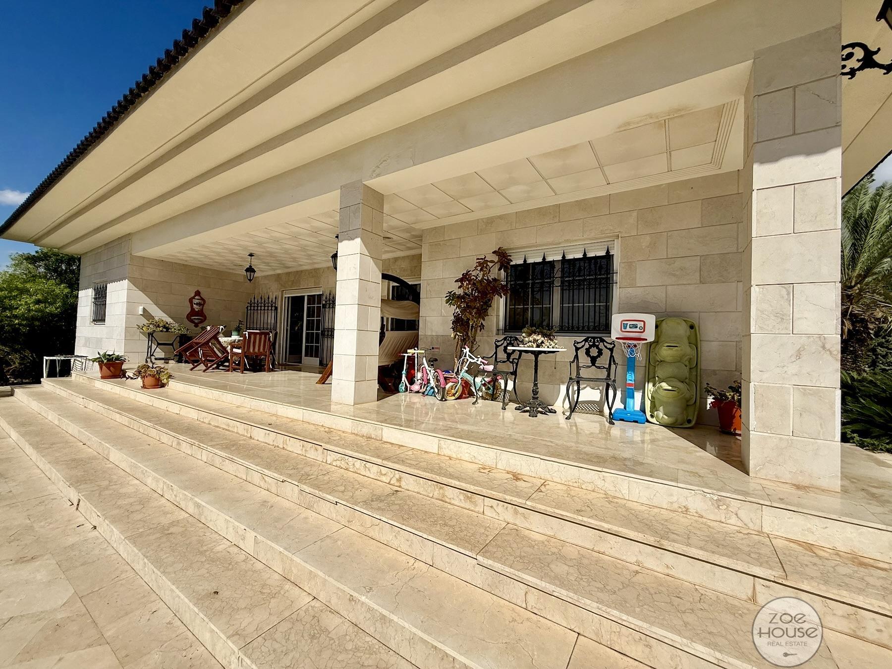 Venta de chalet en Elche-Elx