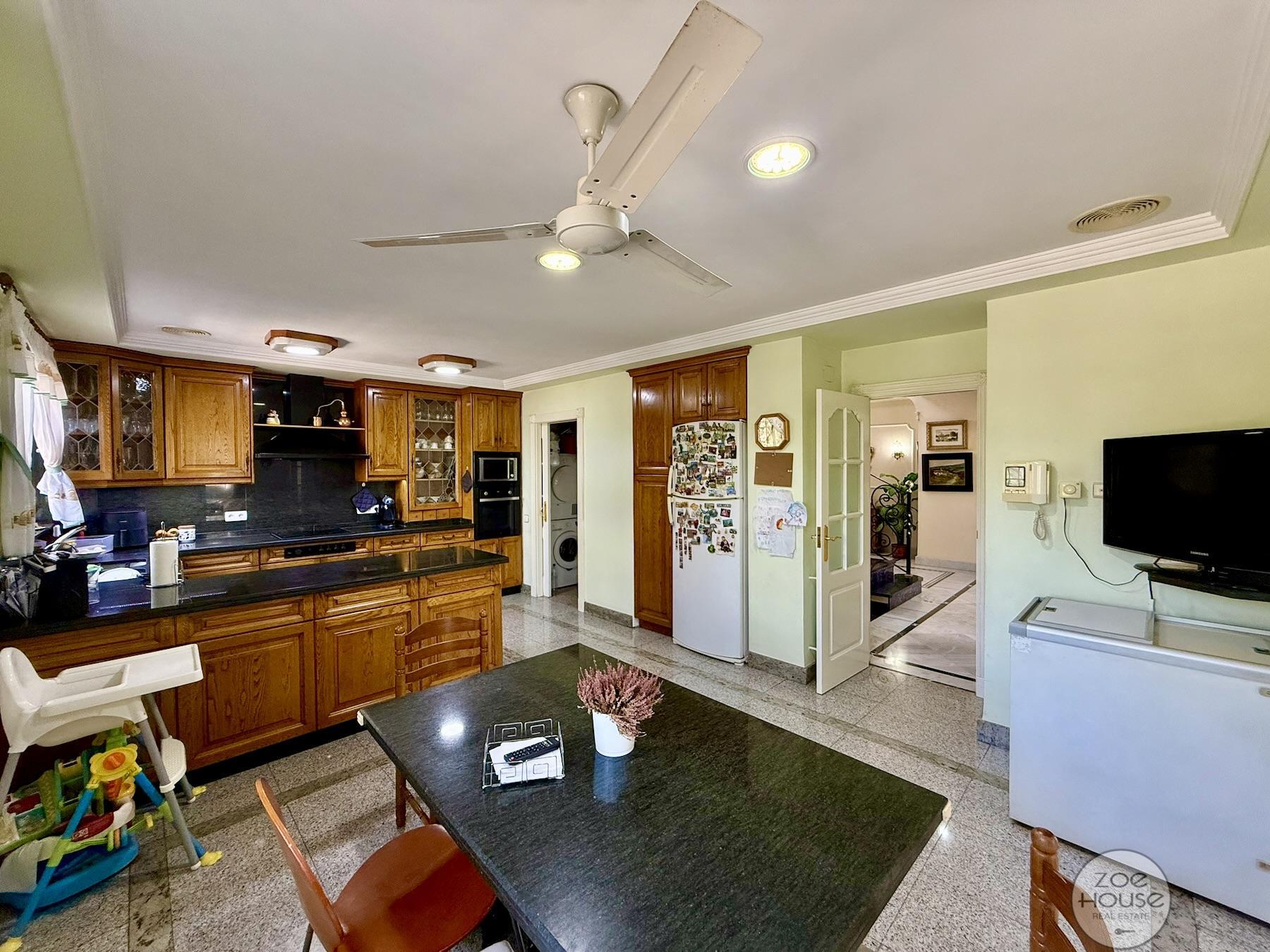 Venta de chalet en Elche-Elx