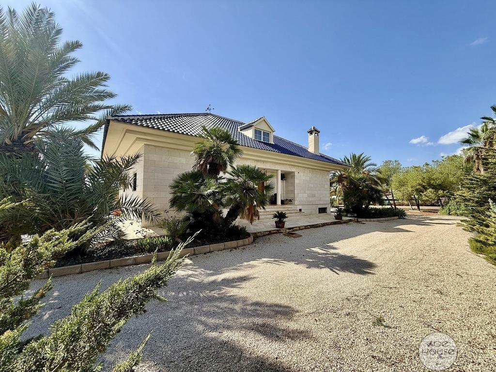 Venta de chalet en Elche-Elx