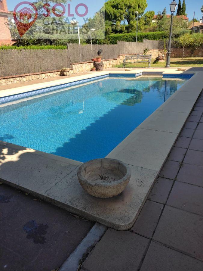 For sale of chalet in Córdoba