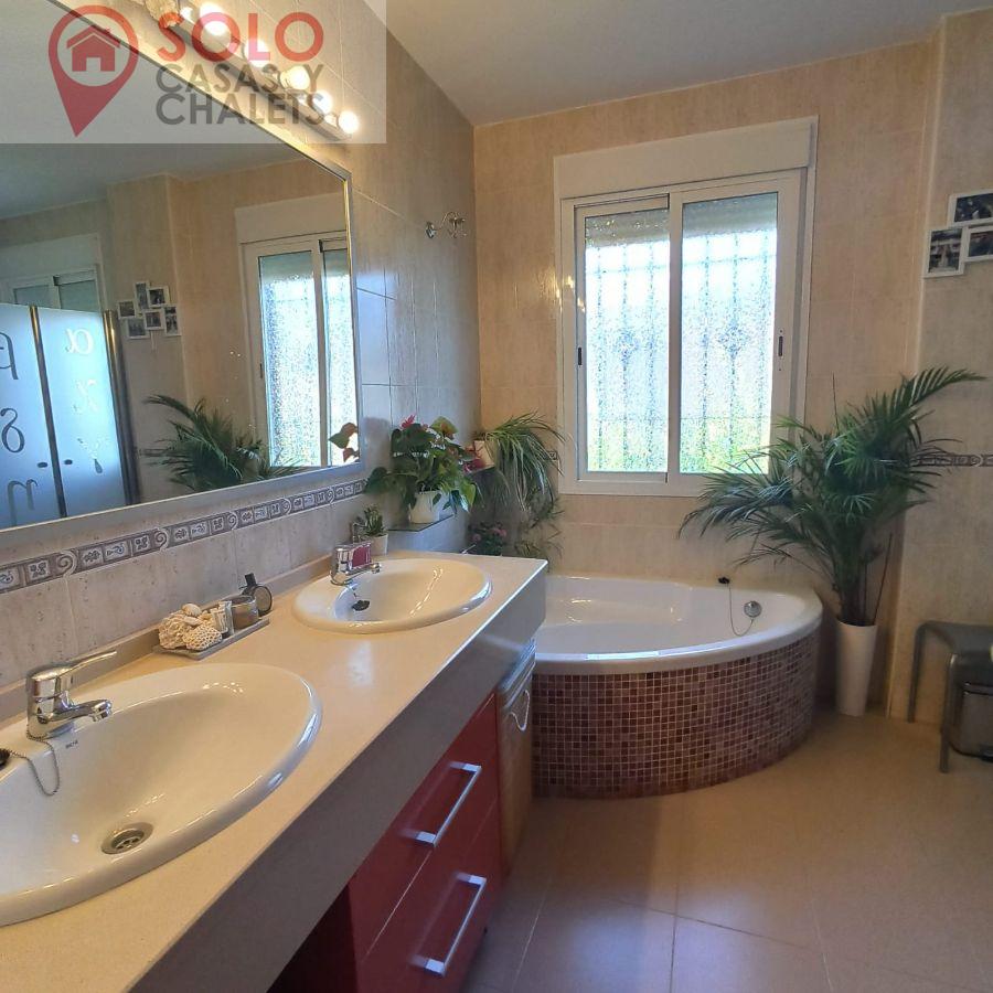 For sale of chalet in Córdoba