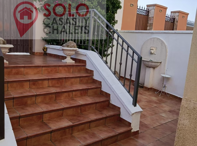 For sale of chalet in Córdoba