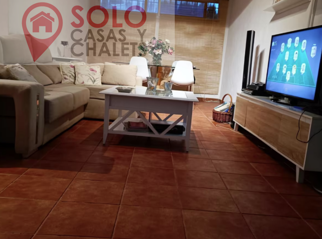 For sale of chalet in Córdoba