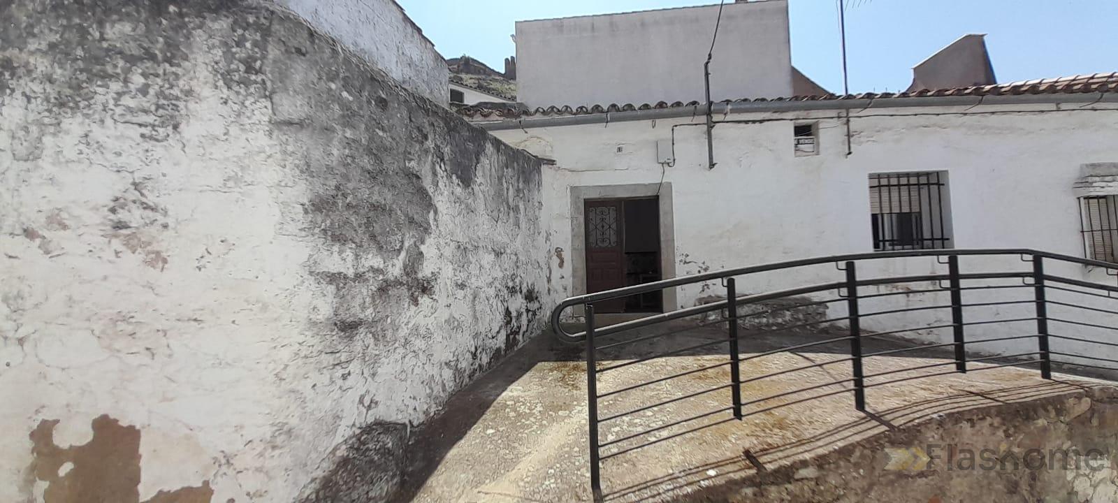 For sale of house in Magacela