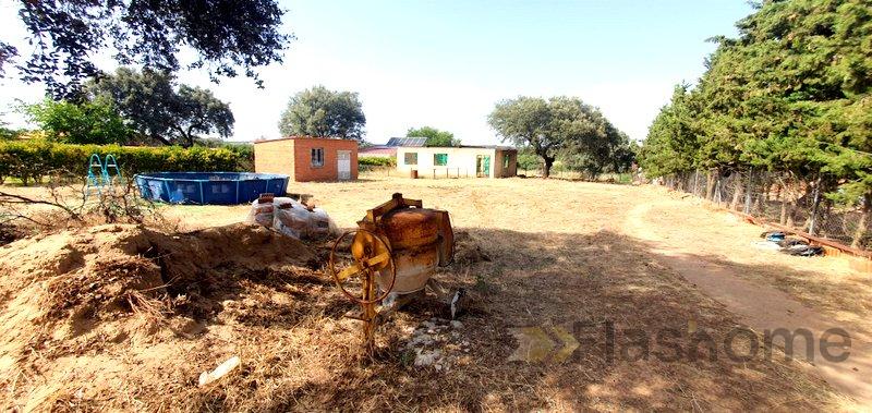 For sale of land in Badajoz