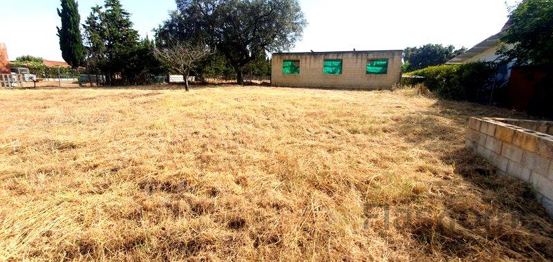 For sale of land in Badajoz
