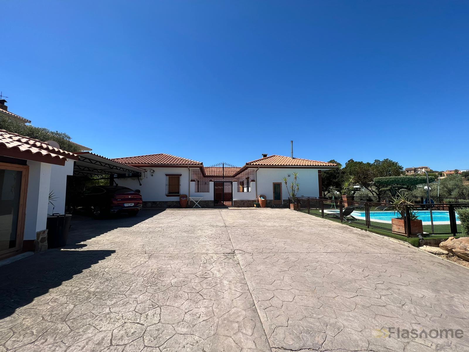 For sale of chalet in Medellín