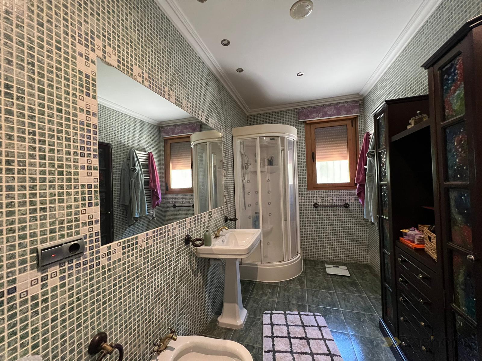 For sale of chalet in Medellín