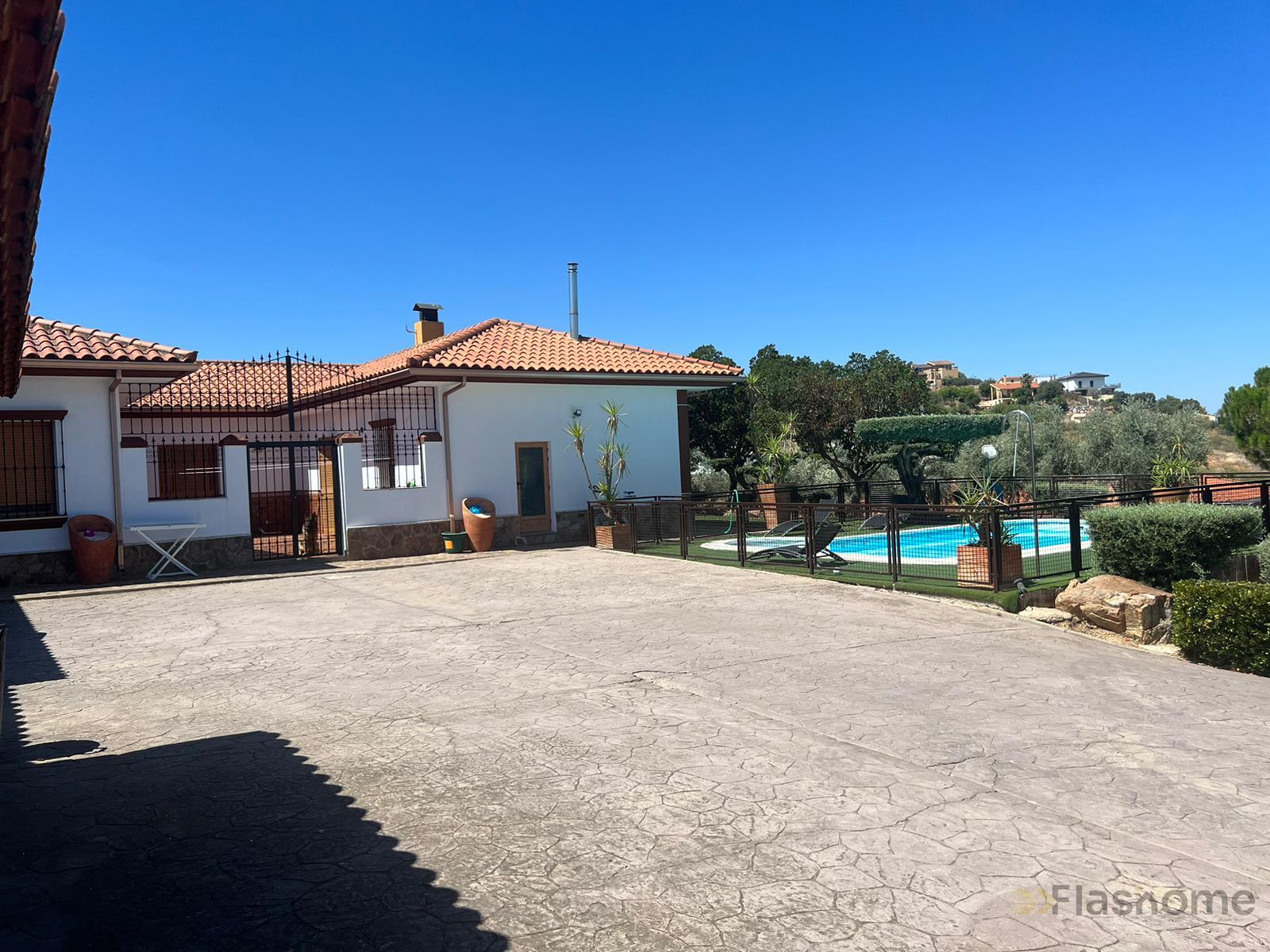 For sale of chalet in Medellín