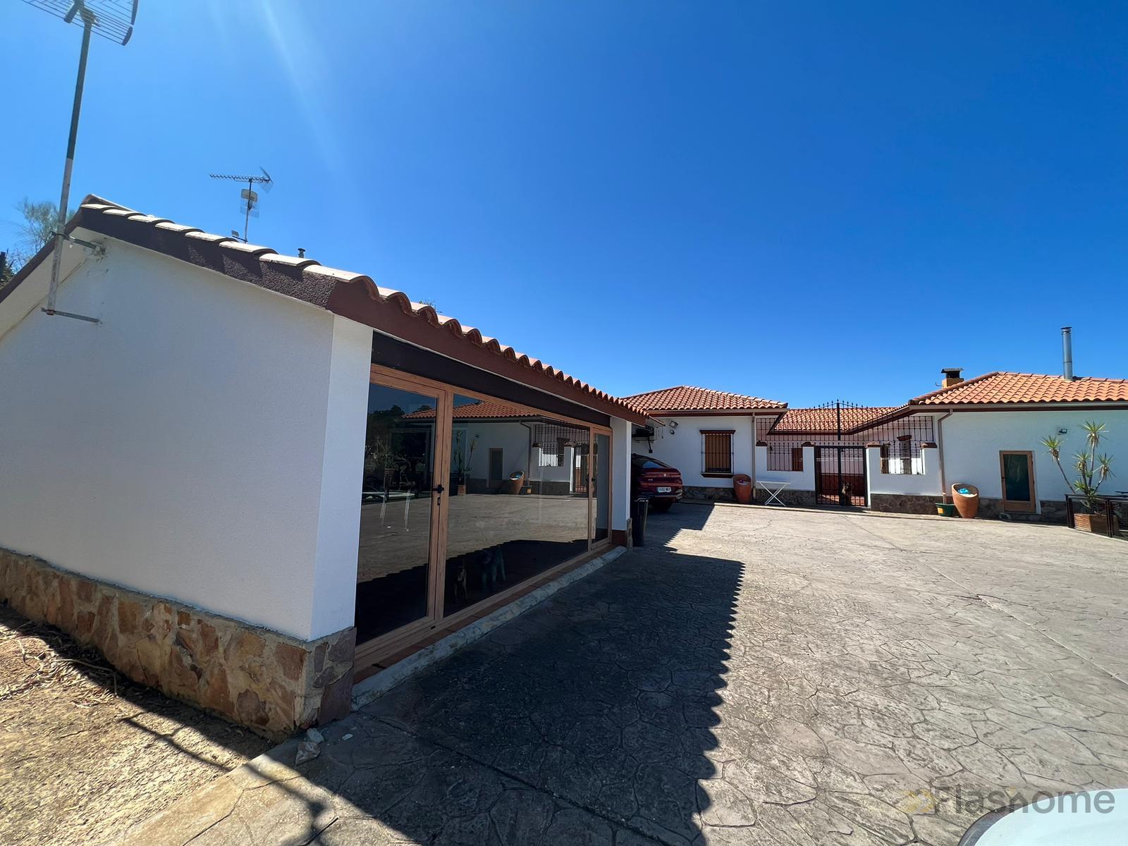 For sale of chalet in Medellín