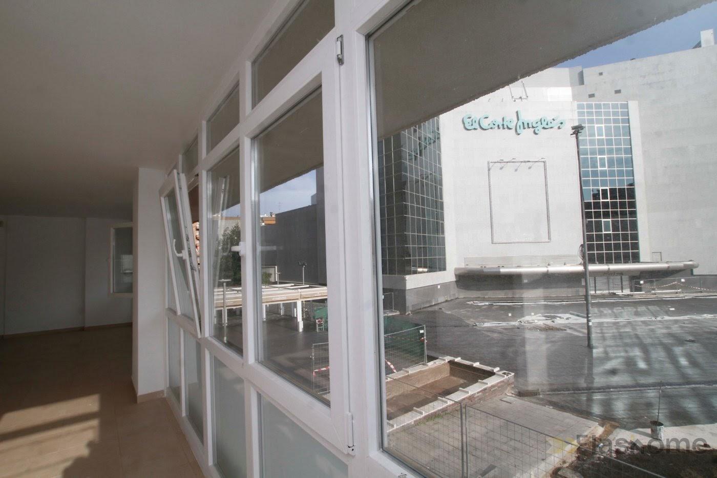 For sale of commercial in Badajoz