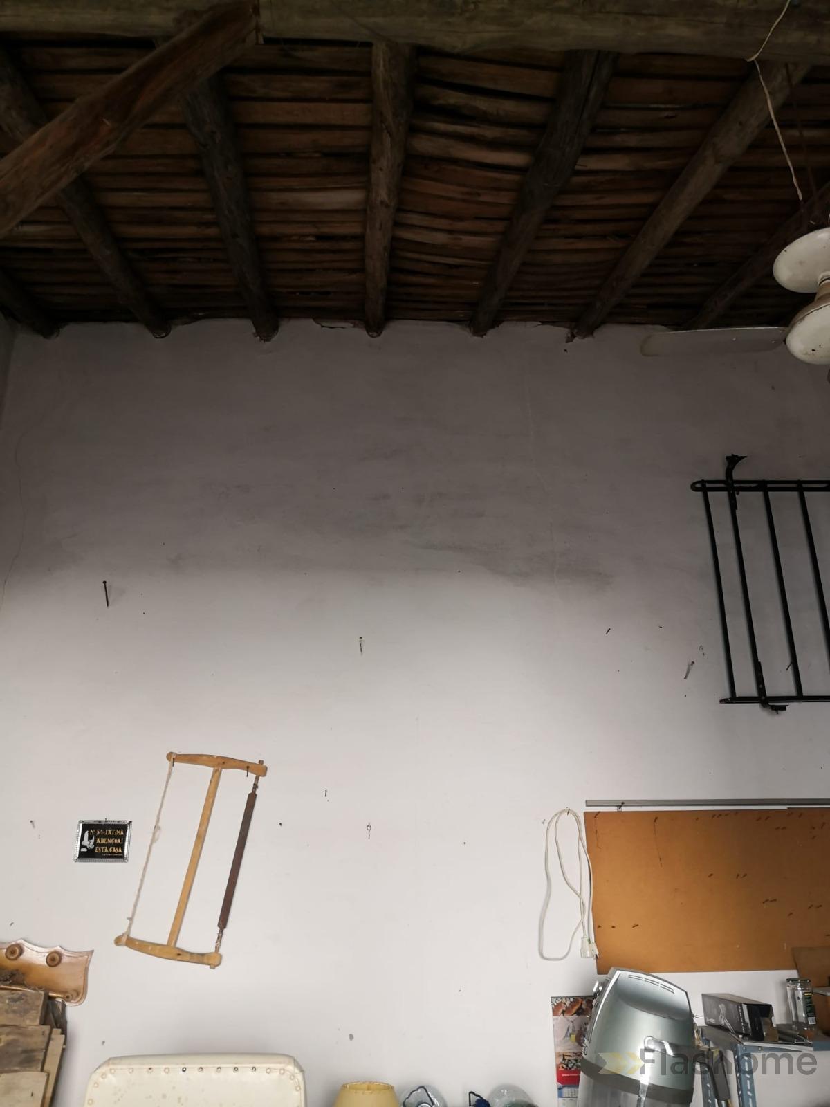 For sale of house in Valdelacalzada