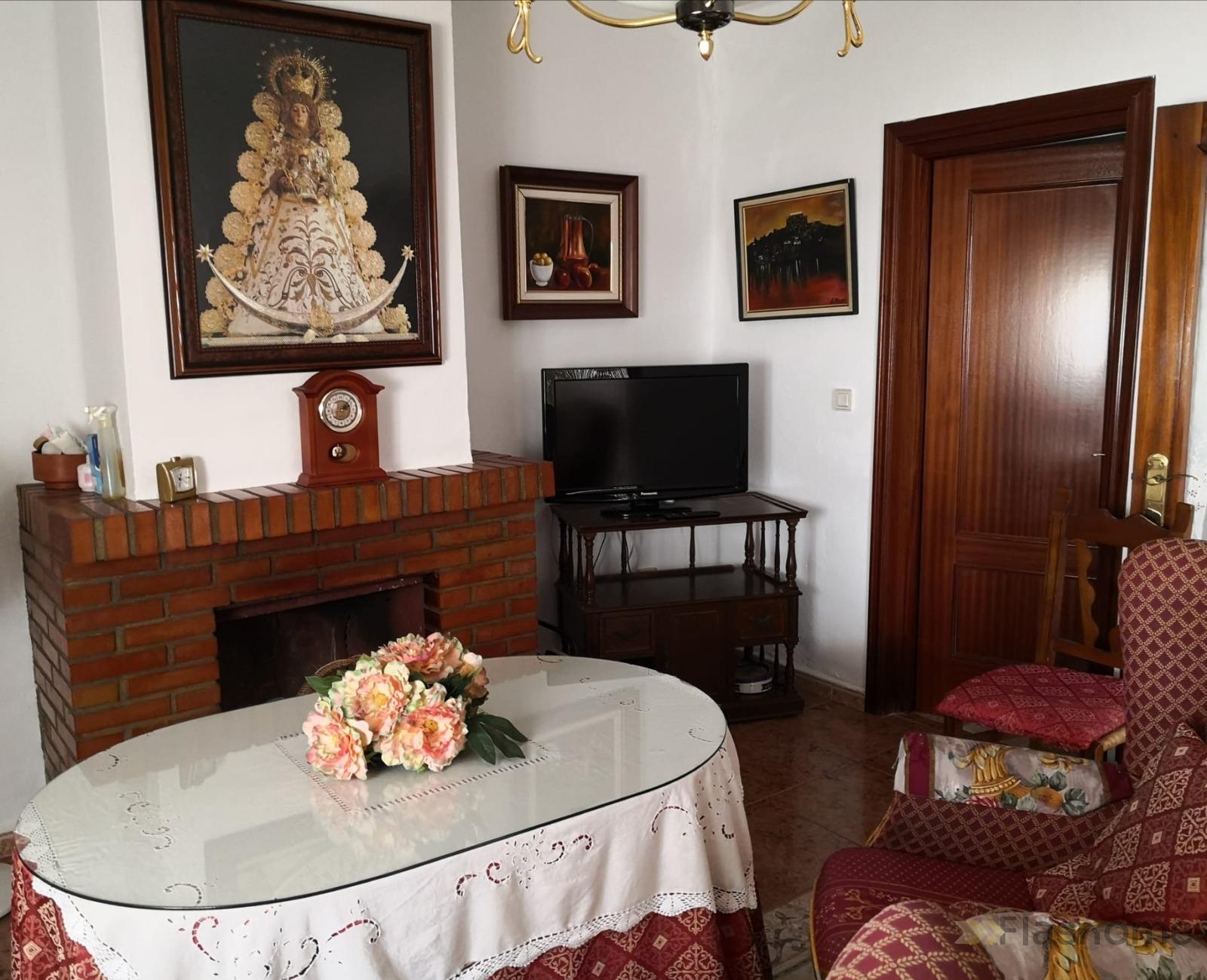 For sale of house in Valdelacalzada