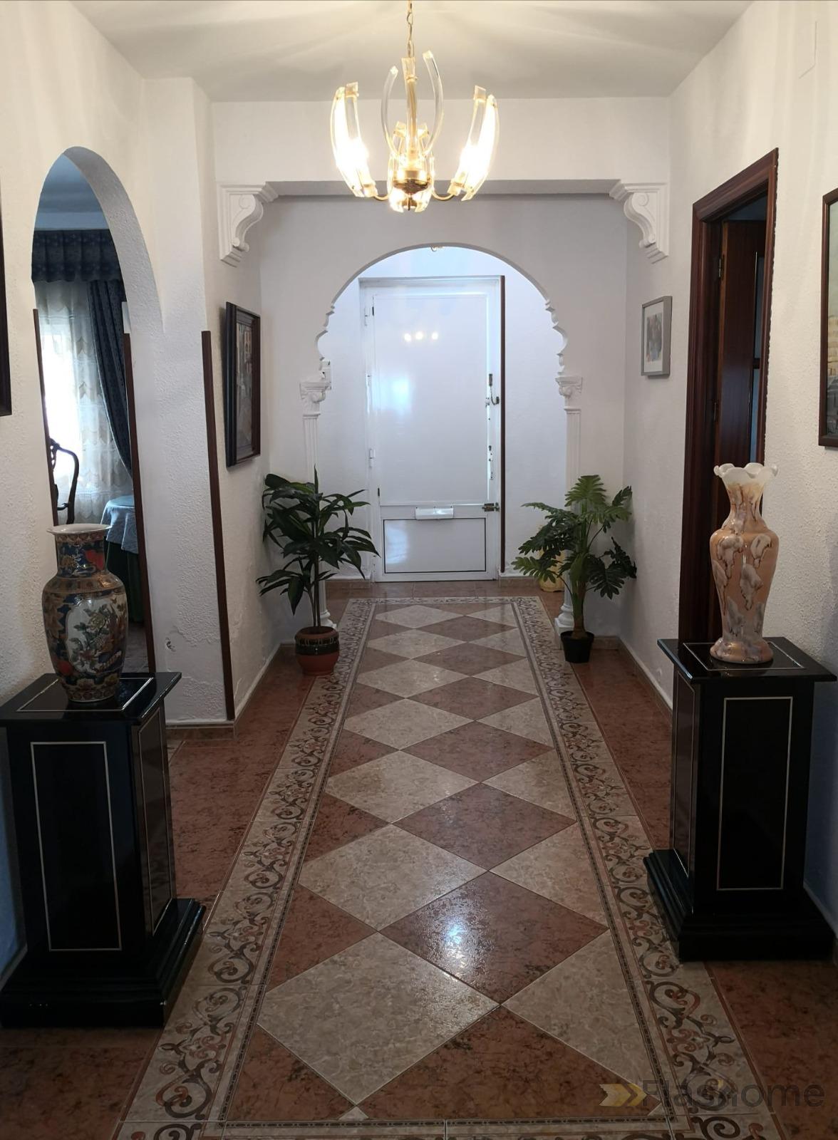 For sale of house in Valdelacalzada